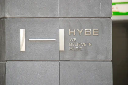 hybe-building-2021-billboard-pro-1260