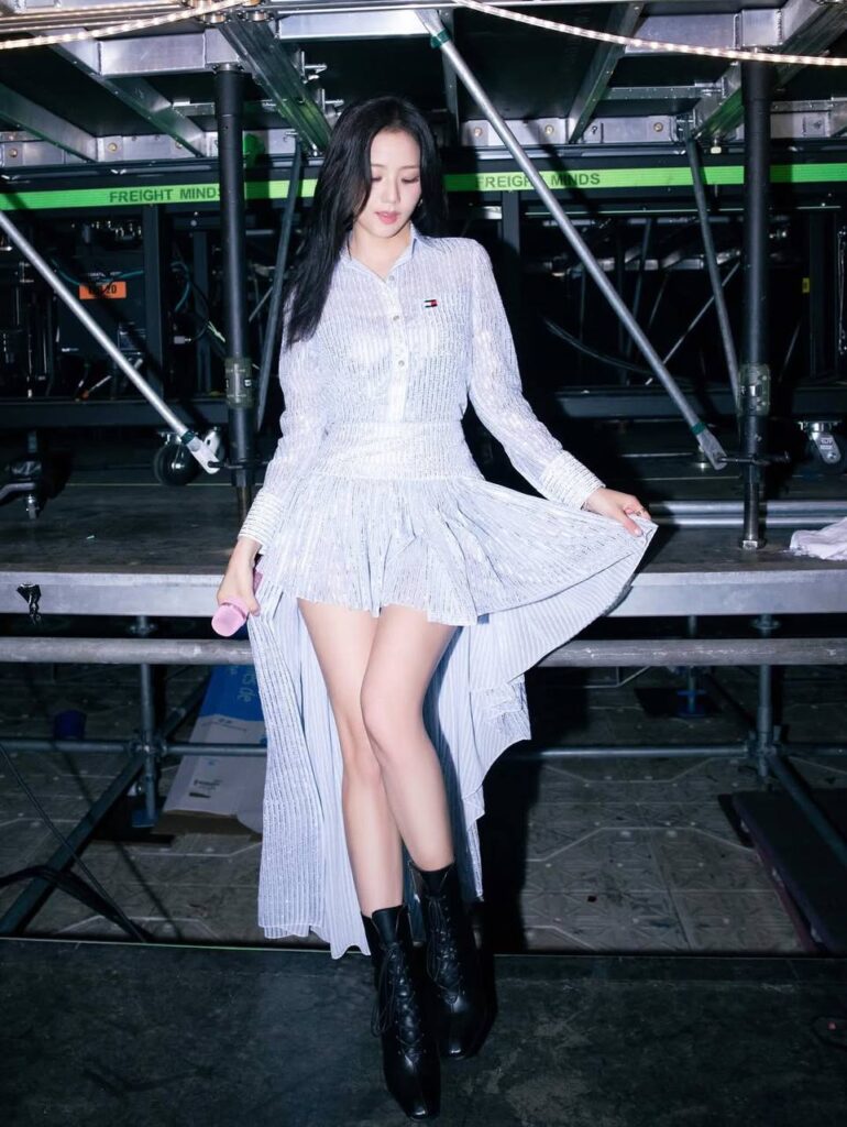 Jisoo in Tommy Hilfiger | Credits Sooyaaa (Instagram)