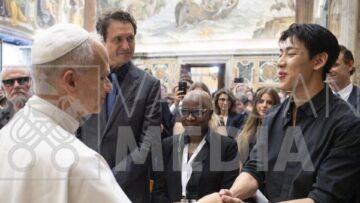 BamBam (GOT7) in Piazza San Pietro per il concerto “Grace for the World”