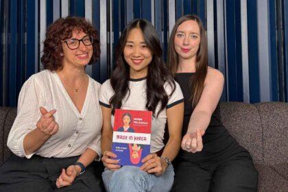 da sinistra, da sinistra, Veronica Croce, Ara Cho e Noemi Pelegalli negli studi di Spotify.