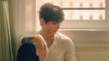 Jung Kook pubblica la cover di The Christmas Song. Un regalo di natale per ARMY