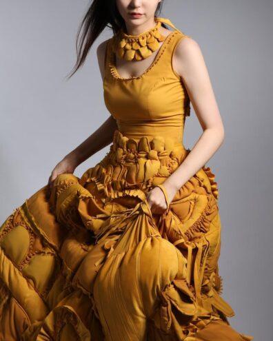 Ancient cilvilization-inspired dress, Designed by Yeaji Lee (Fonte: Instagram)