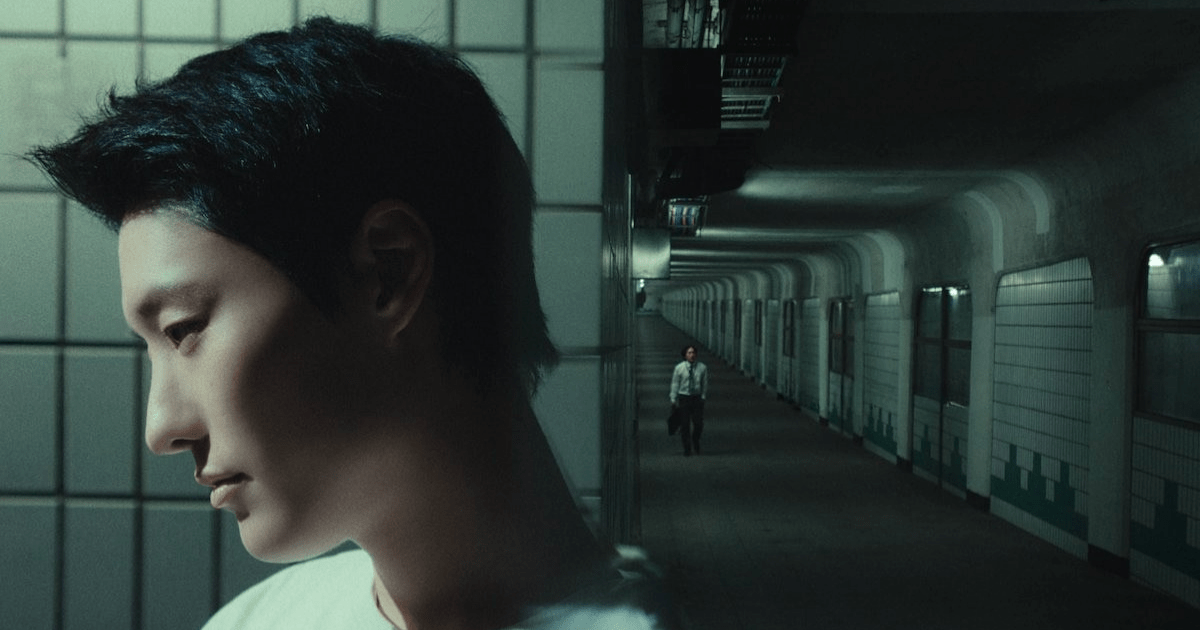 Un frame del MV di Human Extinction