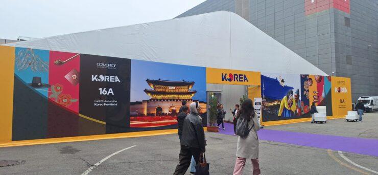 Il padiglione della Corea al Cosmoprof (Foto Gaia Mauro)