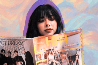 Carolina Steinert con una copia cartacea di HIT! Magazine